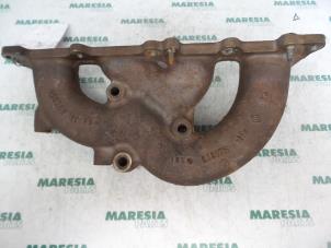 Gebruikte Uitlaatspruitstuk Renault Espace (JK) 2.0 16V Turbo Prijs € 75,00 Margeregeling aangeboden door Maresia Parts