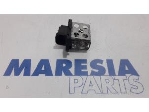 Gebruikte Koelvinweerstand Dacia Logan MCV (KS) 1.6 16V Prijs € 25,00 Margeregeling aangeboden door Maresia Parts