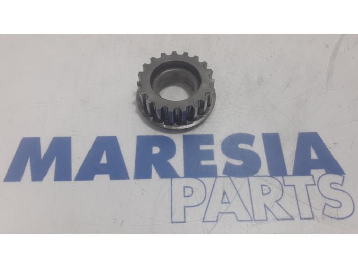 Gebruikte Krukas Tandwiel Peugeot 208 I (CA/CC/CK/CL) 1.2 Vti 12V PureTech 82 Prijs € 19,95 Margeregeling aangeboden door Maresia Parts
