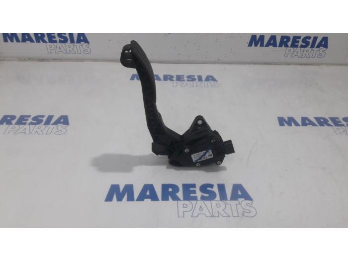 Gebruikte Gaspedaalpositie Sensor Renault Master III (MA/MB/MC/MD/MH/MF/MG/MH) 2.3 dCi 16V RWD Prijs € 35,70 Inclusief btw aangeboden door Maresia Parts