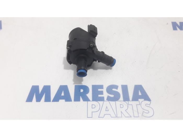 Gebruikte Waterpomp Renault Master III (MA/MB/MC/MD/MH/MF/MG/MH) 2.3 dCi 16V RWD Prijs € 60,50 Inclusief btw aangeboden door Maresia Parts