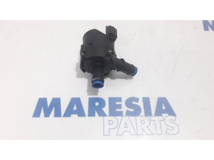 Gebruikte Waterpomp Renault Master III (MA/MB/MC/MD/MH/MF/MG/MH) 2.3 dCi 16V RWD Prijs € 60,50 Inclusief btw aangeboden door Maresia Parts