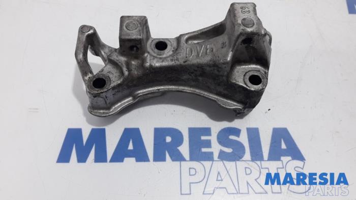 Gebruikte Motorsteun Peugeot Expert Prijs € 50,00 Margeregeling aangeboden door Maresia Parts