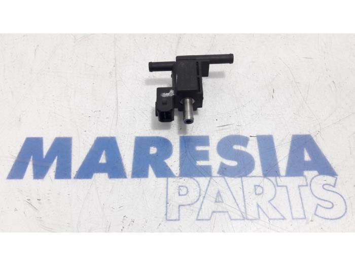 Gebruikte Turbodrukregelaar Renault Clio IV (5R) 0.9 Energy TCE 90 12V Prijs € 29,00 Margeregeling aangeboden door Maresia Parts