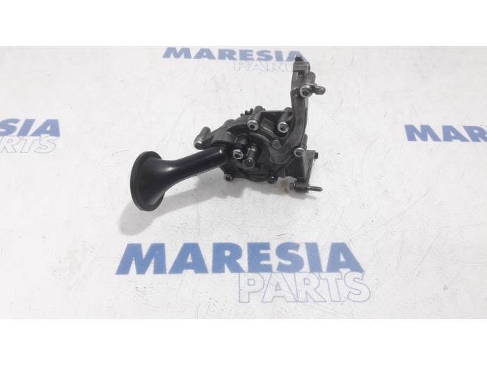 Gebruikte Oliepomp Citroen C3 (SC) 1.2 VTi 82 12V Prijs € 100,00 Margeregeling aangeboden door Maresia Parts