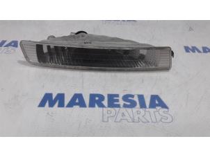 Gebruikte Knipperlicht rechts Opel Vivaro 2.5 DTI 16V Prijs € 20,00 Margeregeling aangeboden door Maresia Parts