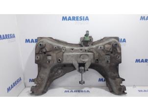 Gebruikte Subframe Renault Captur (2R) 1.2 TCE 16V EDC Prijs € 79,95 Margeregeling aangeboden door Maresia Parts