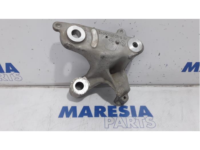 Gebruikte Motorrubber Renault Megane IV Estate (RFBK) 1.3 TCE 115 16V Prijs € 75,00 Margeregeling aangeboden door Maresia Parts