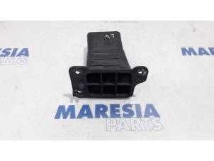 Gebruikte Frontpaneel Citroen C4 Picasso (3D/3E) 1.6 e-HDi 115 Prijs € 25,00 Margeregeling aangeboden door Maresia Parts