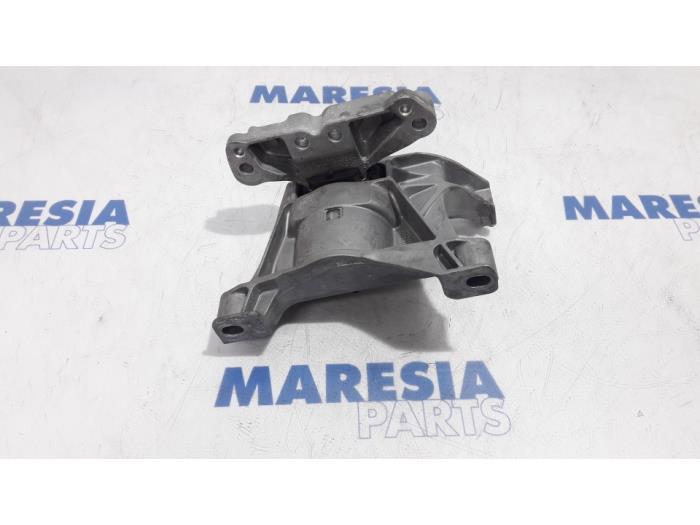 Gebruikte Motorrubber Citroen C4 Picasso (3D/3E) 1.6 e-HDi 115 Prijs € 40,00 Margeregeling aangeboden door Maresia Parts