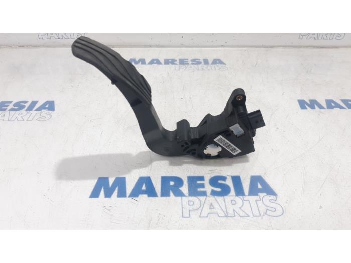 Gebruikte Sensor Gaspedaalpositie Renault Megane IV Estate (RFBK) 1.3 TCE 115 16V Prijs € 45,00 Margeregeling aangeboden door Maresia Parts