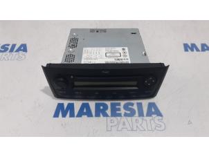 Gebruikte Radio CD Speler Fiat Punto Evo (199) 1.3 JTD Multijet 85 16V Euro 5 Prijs € 120,75 Margeregeling aangeboden door Maresia Parts