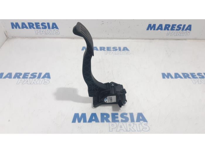 Gebruikte Gaspedaalpositie Sensor Citroen C4 Picasso (3D/3E) 1.6 e-HDi 115 Prijs € 30,00 Margeregeling aangeboden door Maresia Parts