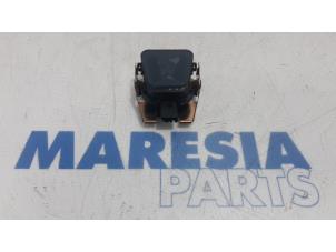 Gebruikte Regensensor Citroen C4 Picasso (3D/3E) 1.6 e-HDi 115 Prijs € 20,00 Margeregeling aangeboden door Maresia Parts