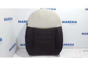 Gebruikte Stoel Bekleding rechts Fiat 500 (312) 1.2 69 Prijs € 105,00 Margeregeling aangeboden door Maresia Parts