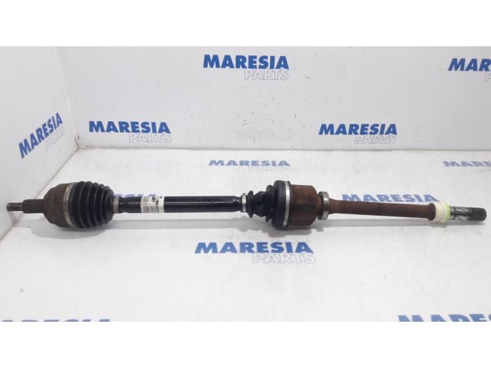Gebruikte Steekas rechts-voor Renault Laguna III Estate (KT) 2.0 dCi 16V 150 Prijs € 75,00 Margeregeling aangeboden door Maresia Parts