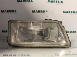 Gebruikte Koplamp rechts Fiat Ducato (230/231/232) 2.8 id TD Prijs € 50,00 Margeregeling aangeboden door Maresia Parts