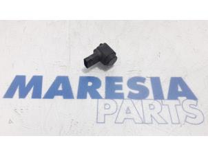 Gebruikte Parkeersensor Renault Laguna III Estate (KT) 2.0 dCi 16V 150 Prijs € 25,00 Margeregeling aangeboden door Maresia Parts