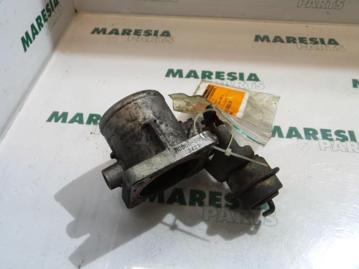 Gebruikte Gasklephuis Renault Espace (JK) 3.0 dCi V6 24V Prijs € 105,00 Margeregeling aangeboden door Maresia Parts