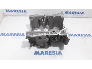 Gebruikte Carterpan Renault Clio IV (5R) 0.9 Energy TCE 90 12V Prijs € 49,99 Margeregeling aangeboden door Maresia Parts