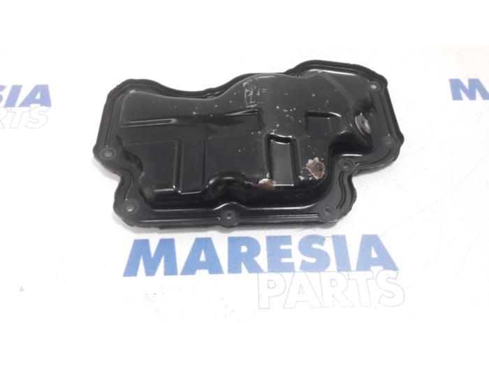 Gebruikte Carterpan Renault Clio IV (5R) 0.9 Energy TCE 90 12V Prijs € 25,00 Margeregeling aangeboden door Maresia Parts