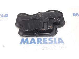 Gebruikte Carterpan Renault Clio IV (5R) 0.9 Energy TCE 90 12V Prijs € 25,00 Margeregeling aangeboden door Maresia Parts