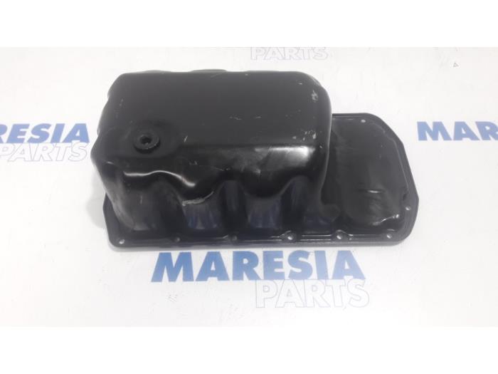 Gebruikte Carterpan Peugeot 3008 I (0U/HU) 1.6 16V THP 155 Prijs € 24,99 Margeregeling aangeboden door Maresia Parts