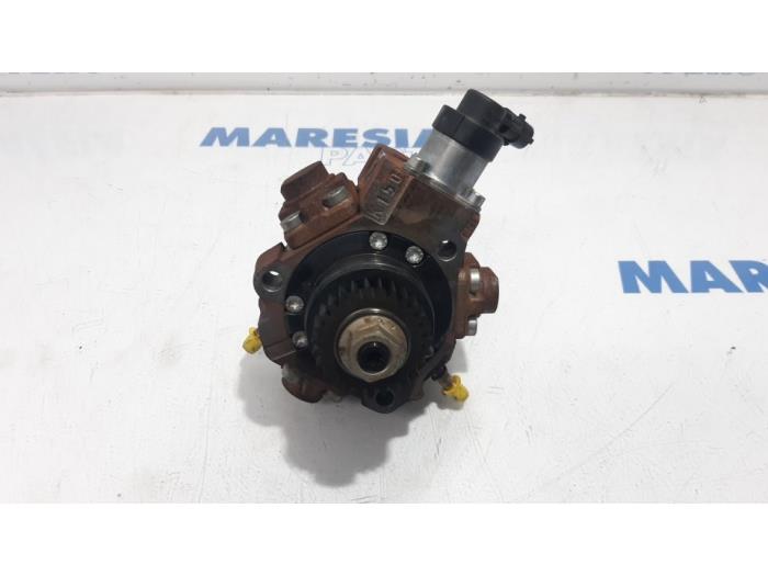 Brandstofpomp Mechanisch van een Renault Koleos I 2.0 dCi 16V 2008