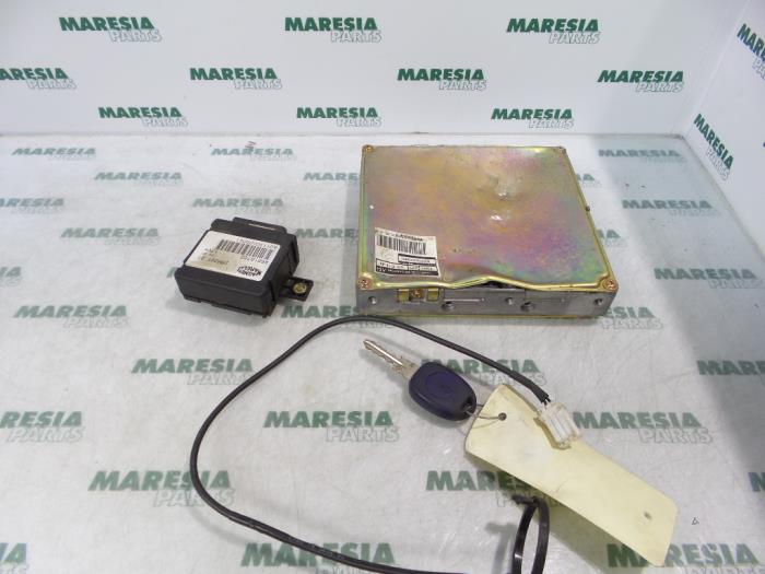 Gebruikte Computer Motormanagement Fiat Bravo (182A) 1.8 GT 16V Prijs € 157,50 Margeregeling aangeboden door Maresia Parts