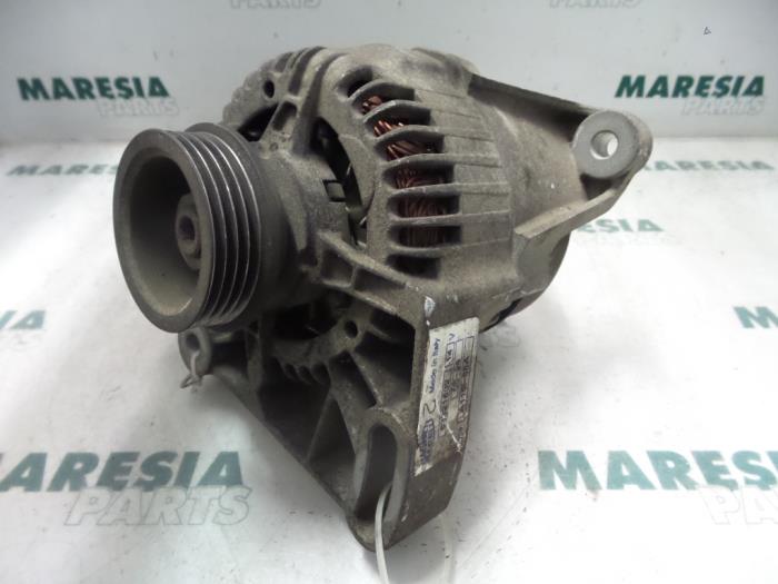 Gebruikte Dynamo Fiat Punto I (176) 60 1.2 S,SX,Selecta Prijs € 35,00 Margeregeling aangeboden door Maresia Parts
