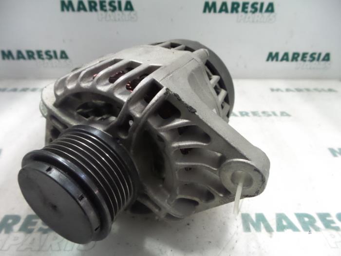 Gebruikte Alternator Fiat Punto II (188) 1.9 JTD 80 ELX 3-Drs. Prijs € 65,00 Margeregeling aangeboden door Maresia Parts