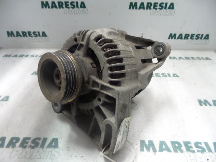 Gebruikte Dynamo Fiat Punto I (176) 60 1.2 i.e. Selecta Prijs € 35,00 Margeregeling aangeboden door Maresia Parts