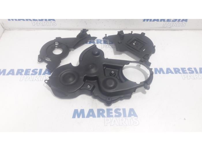 Gebruikte Distributiedeksel Peugeot 207/207+ (WA/WC/WM) 1.6 HDi 16V Prijs € 60,00 Margeregeling aangeboden door Maresia Parts