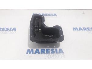 Gebruikte Carterpan Peugeot 208 I (CA/CC/CK/CL) 1.0 Vti 12V PureTech Prijs € 19,00 Margeregeling aangeboden door Maresia Parts