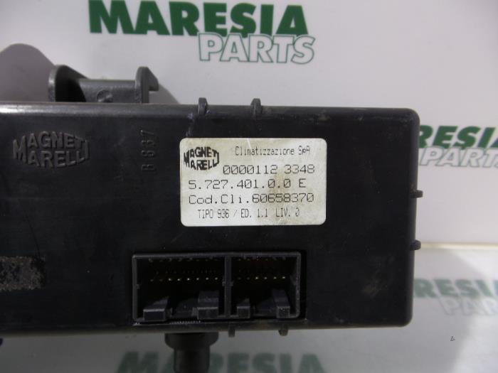 Computer Diversen van een Alfa Romeo 166 2.5 V6 24V 1999