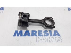 Gebruikte Zuiger Fiat Doblo Cargo (263) 1.4 T-Jet 16V Prijs € 60,50 Inclusief btw aangeboden door Maresia Parts