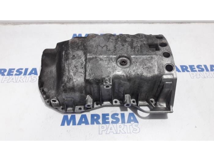 Gebruikte Carterpan Renault Laguna II Grandtour (KG) 2.0 16V Prijs € 30,00 Margeregeling aangeboden door Maresia Parts