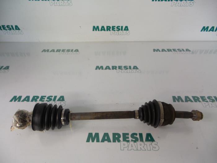 Gebruikte Steekas links-voor Fiat Doblo (223A/119) 1.9 D Prijs € 65,00 Margeregeling aangeboden door Maresia Parts