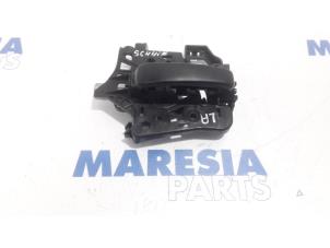 Gebruikte Schuifdeurgreep links Citroen Jumpy 2.0 Blue HDI 120 Prijs € 36,30 Inclusief btw aangeboden door Maresia Parts