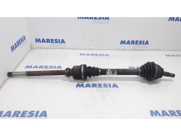 Gebruikte Aandrijfas rechts-voor Citroen Berlingo 1.6 Hdi 75 16V Phase 1 Prijs € 36,29 Inclusief btw aangeboden door Maresia Parts