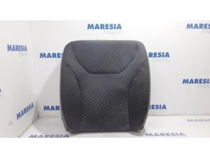 Gebruikte Rugleuning links (stoel) Renault Trafic New (FL) 2.0 dCi 16V 115 Prijs € 30,00 Margeregeling aangeboden door Maresia Parts