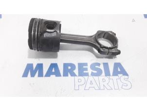 Gebruikte Zuiger Citroen Nemo (AA) 1.3 HDi 75 Prijs € 75,00 Margeregeling aangeboden door Maresia Parts