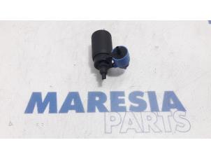 Gebruikte Ruitensproeierpomp voor Fiat Panda (169) 1.2 Fire Prijs € 10,00 Margeregeling aangeboden door Maresia Parts