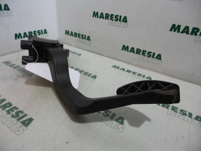 Gebruikte Sensor Gaspedaalpositie Fiat Doblo Cargo (223) 1.9 JTD Prijs € 60,50 Inclusief btw aangeboden door Maresia Parts