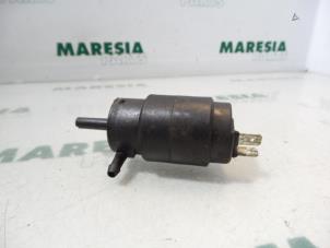 Gebruikte Ruitensproeierpomp voor Fiat Doblo Cargo (223) 1.9 JTD Prijs € 24,20 Inclusief btw aangeboden door Maresia Parts