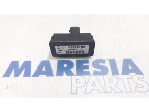 Gebruikte Esp computer Renault Scénic III (JZ) 1.5 dCi 110 Prijs € 19,50 Margeregeling aangeboden door Maresia Parts