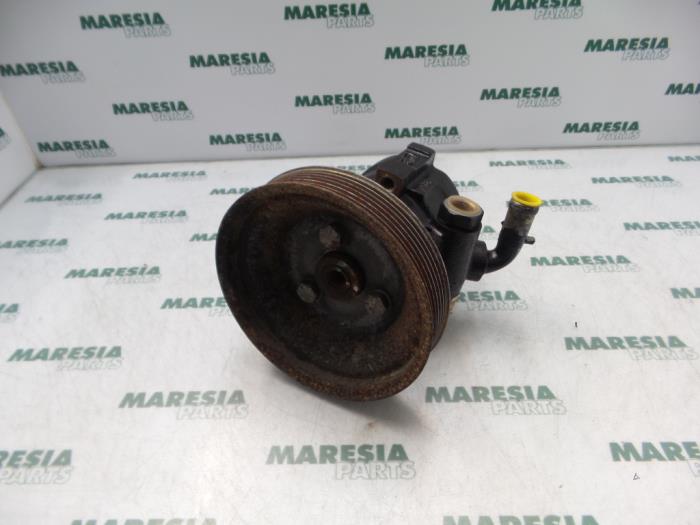 Gebruikte Pomp Servo Alfa Romeo 156 Sportwagon (932) 1.9 JTD Prijs € 50,00 Margeregeling aangeboden door Maresia Parts
