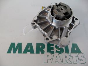 Gebruikte Vacuumpomp (Diesel) Alfa Romeo 147 (937) 1.9 JTD 16V Prijs € 50,00 Margeregeling aangeboden door Maresia Parts