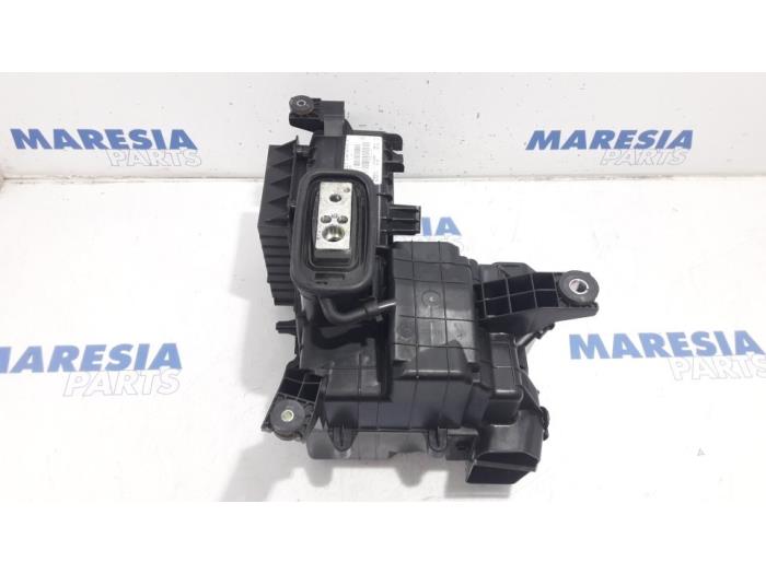 RENAULT Espace 5 generation (2015-2023) Citas virsbūves detaļas 271206774R 19427359