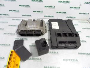 Gebruikte Computer Motormanagement Renault Megane II Grandtour (KM) 1.9 dCi 120 Prijs € 324,99 Margeregeling aangeboden door Maresia Parts